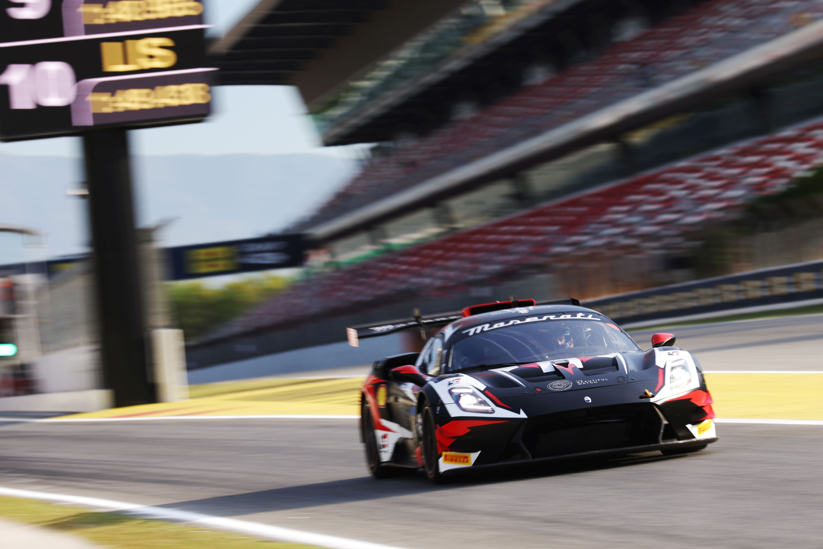 02_玛莎拉蒂2025年GT2欧洲系列赛荣耀收官，巴塞罗那站斩获Am组双冠