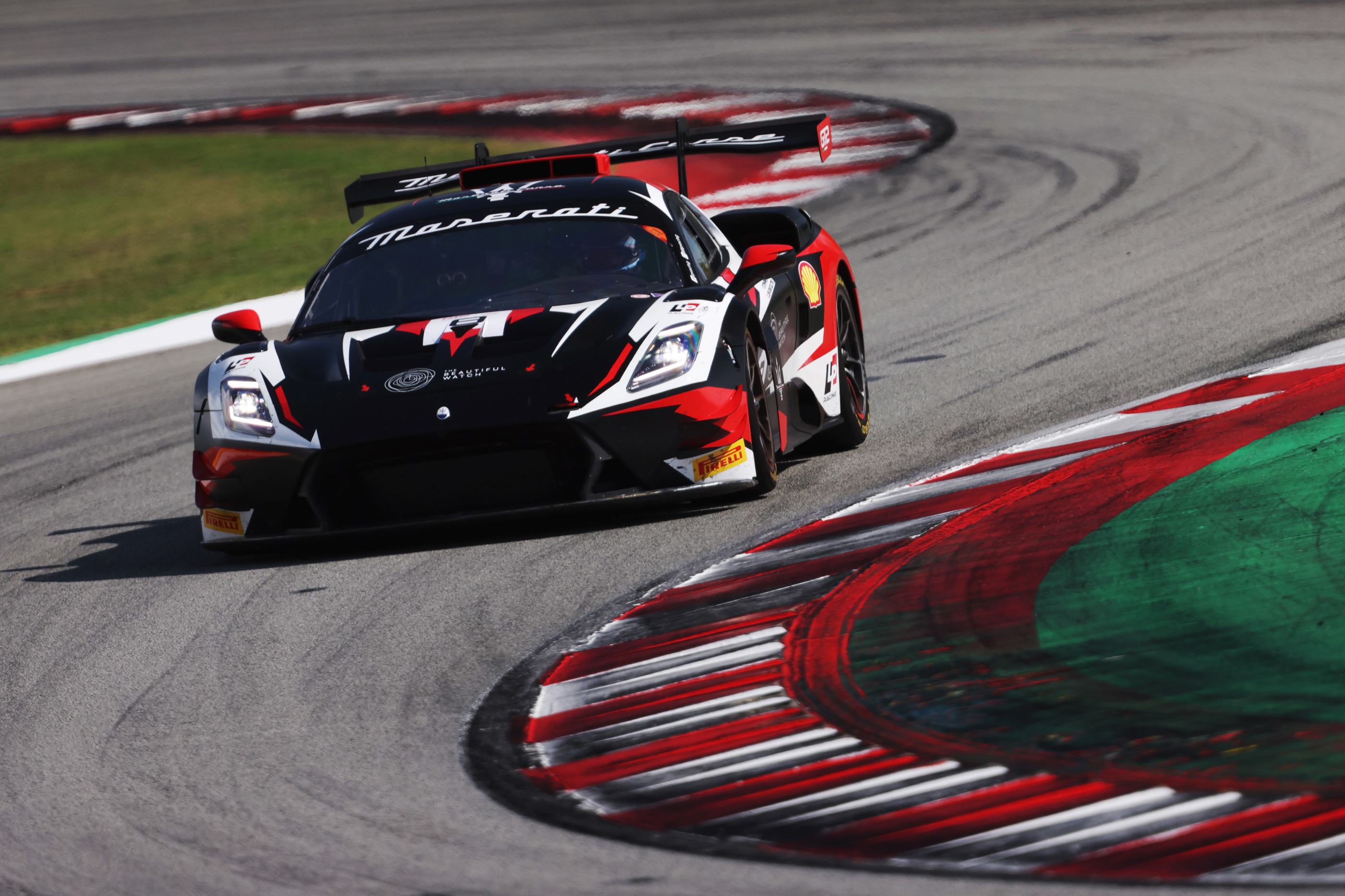 04_玛莎拉蒂2025年GT2欧洲系列赛荣耀收官，巴塞罗那站斩获Am组双冠